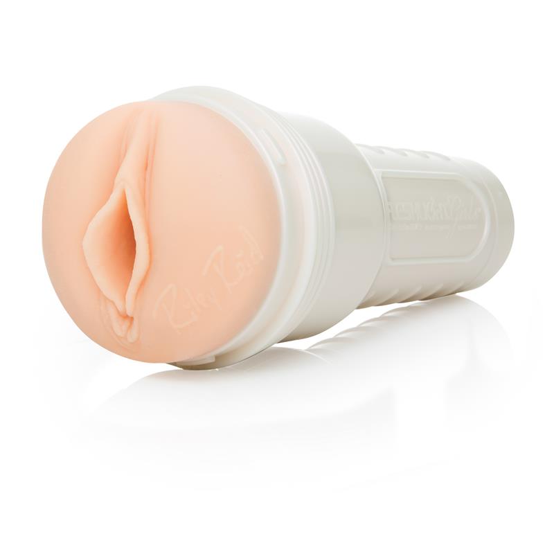fleshlight-girl-riley-reid-utopia-vagina-2.jpg